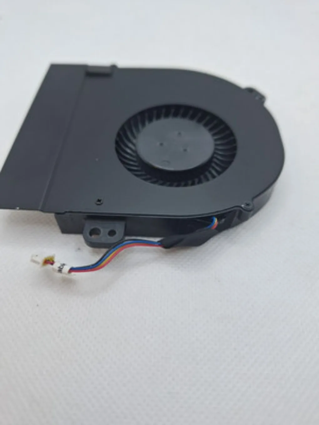 Фото Оригинальный вентилятор охлаждения процессора для Dell Alienware 17 R2 - AW17R2 - 7740Y DC28000FEF0 №3