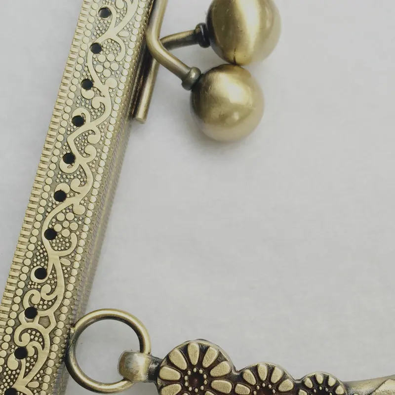 10pcs 20cm Metal Handle Sewing Purse Frames Antique Bronze Silver Golden Kiss Clasp Bag accessories 3 Small Flower