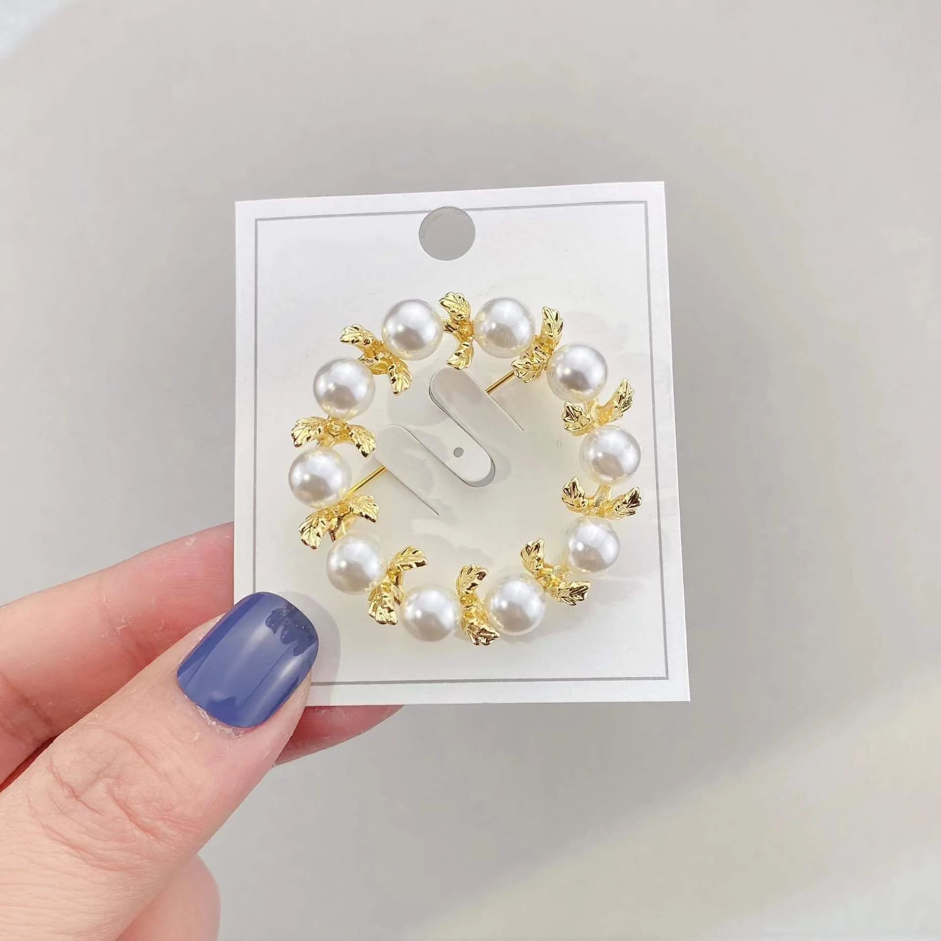 

Fashion Brooch For Women Gold Color Fine Jewelry Charm Pearl Brooch Clothes Accessories Friend Gifts