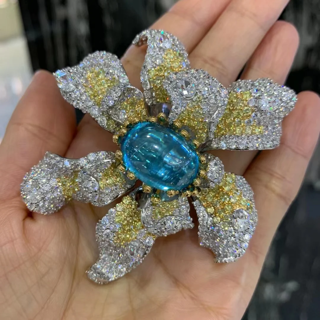 Женское ювелирное изделие из серебра 925 пробы с фианитами Диаметром 6 5*7 см