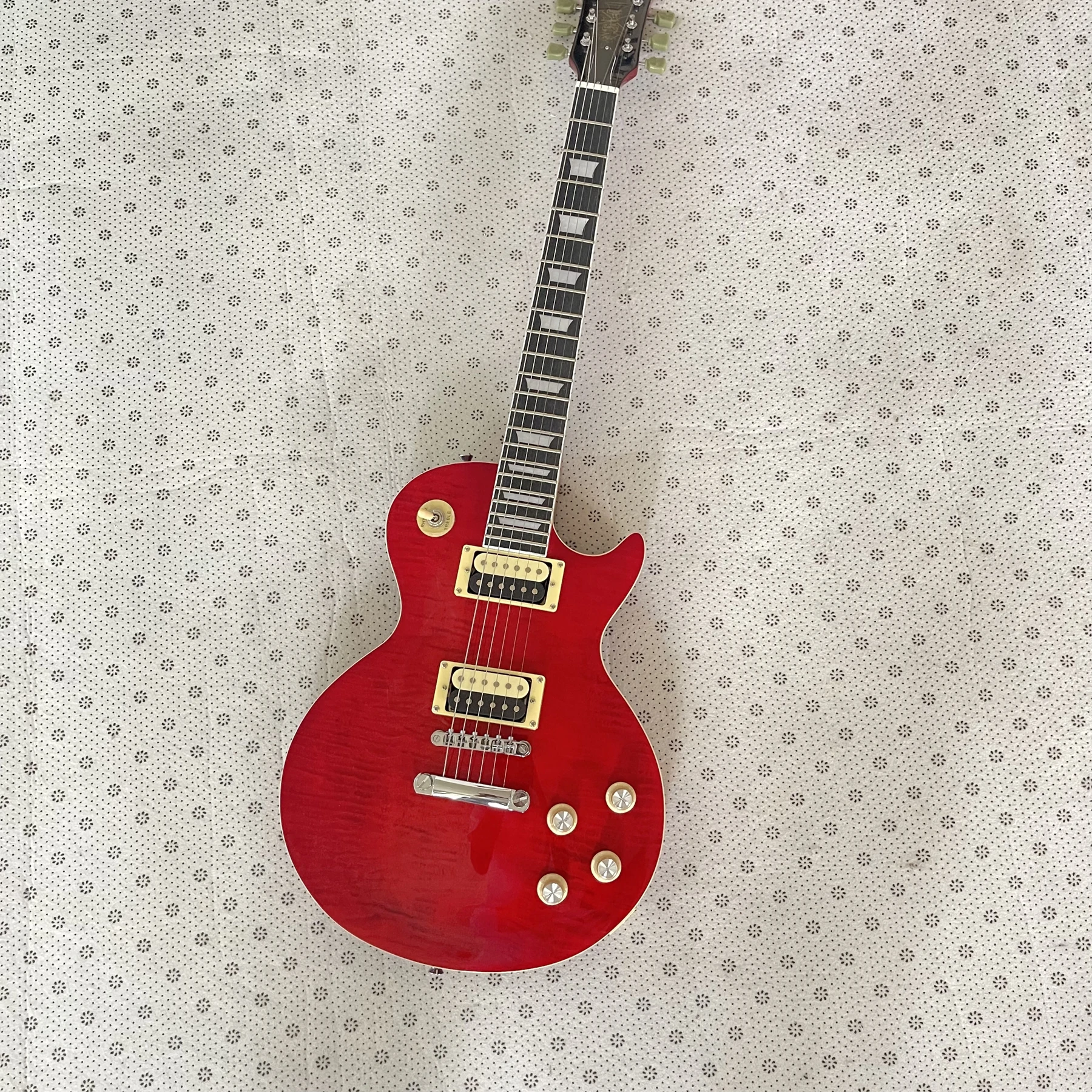 

Factory customization, red electric guitar, upgraded pickup truck, peach blossom wood body, popular guitar, brand new guitar