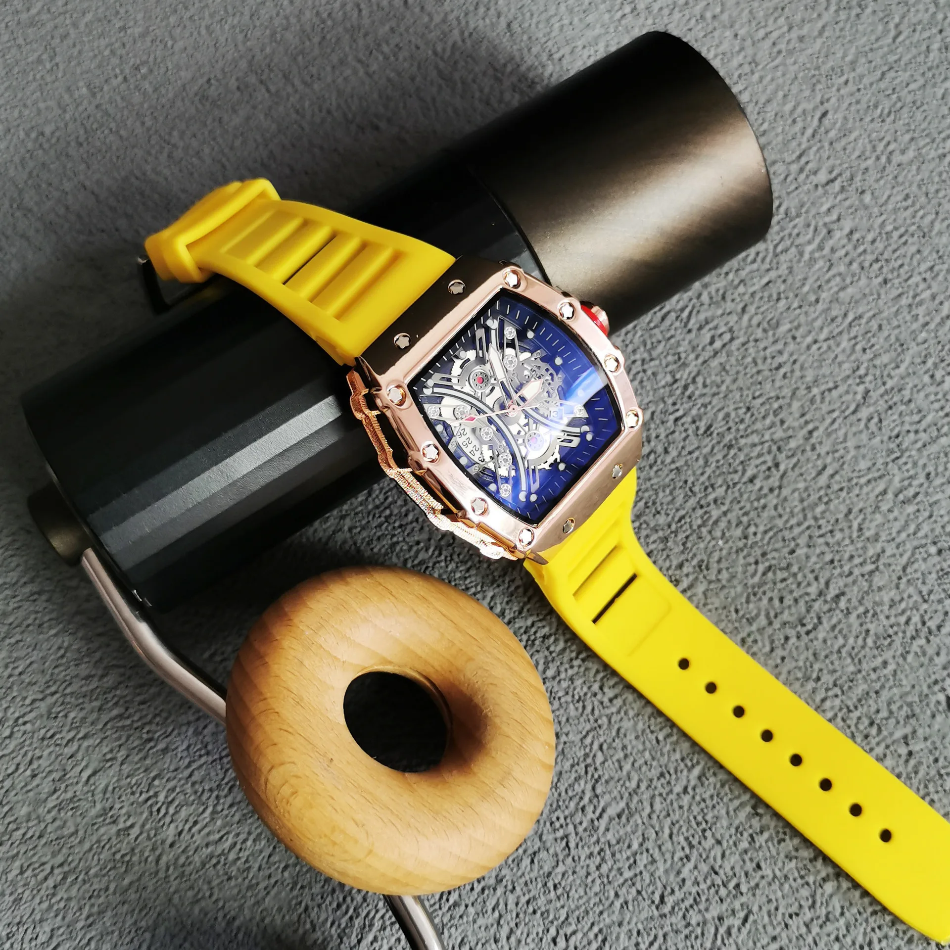 Мужские механические часы модные спортивные с секундомером и хронографом