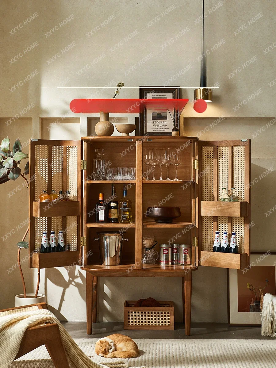 Сервант из массива дерева в стиле Лиди