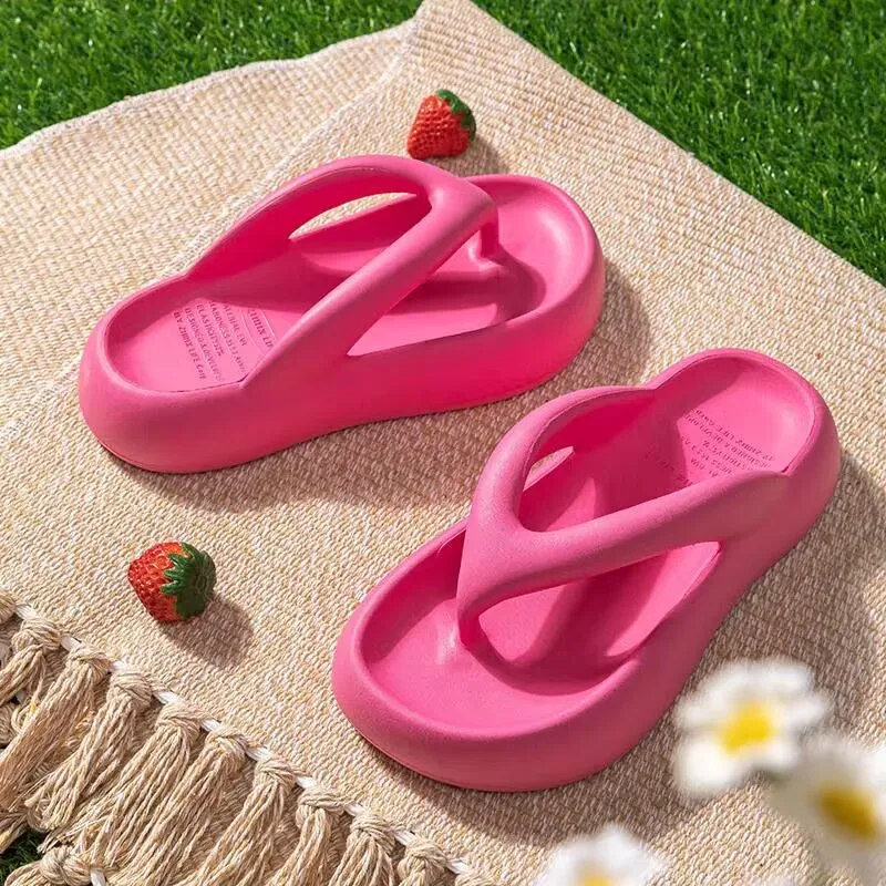 New ladies slippers thick-soled anti-slip ladies flip-flops summer beach sandals increase slippers indoor and outdoor.