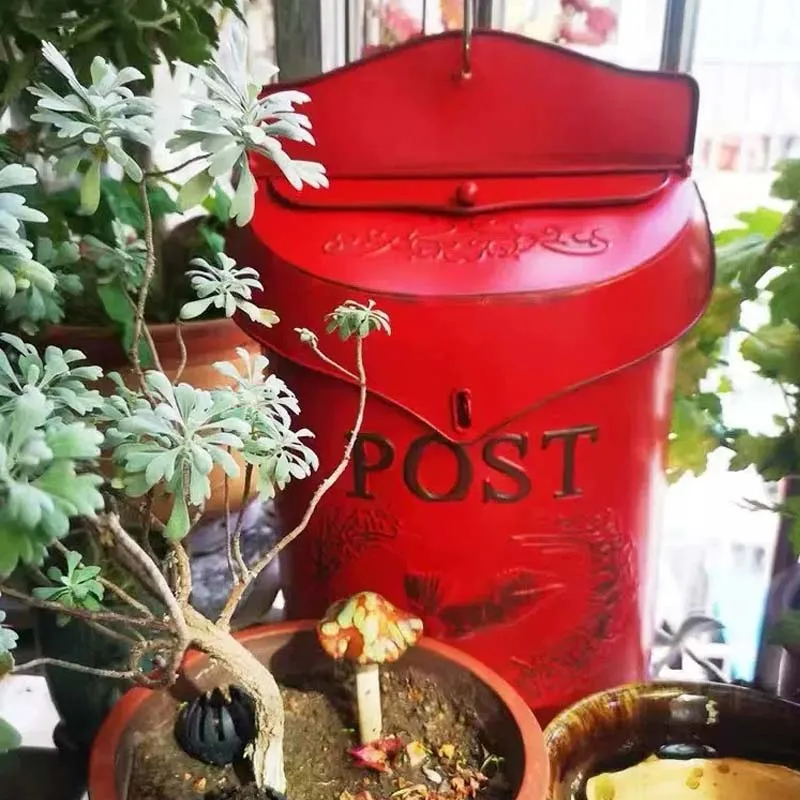 

Металлический настенный почтовый ящик