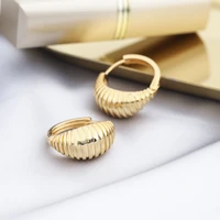 vg 6 ym 2022 new exaggerated temperament simple ins wind c shaped geometric earrings female 18k gold all match retro ear buckle
