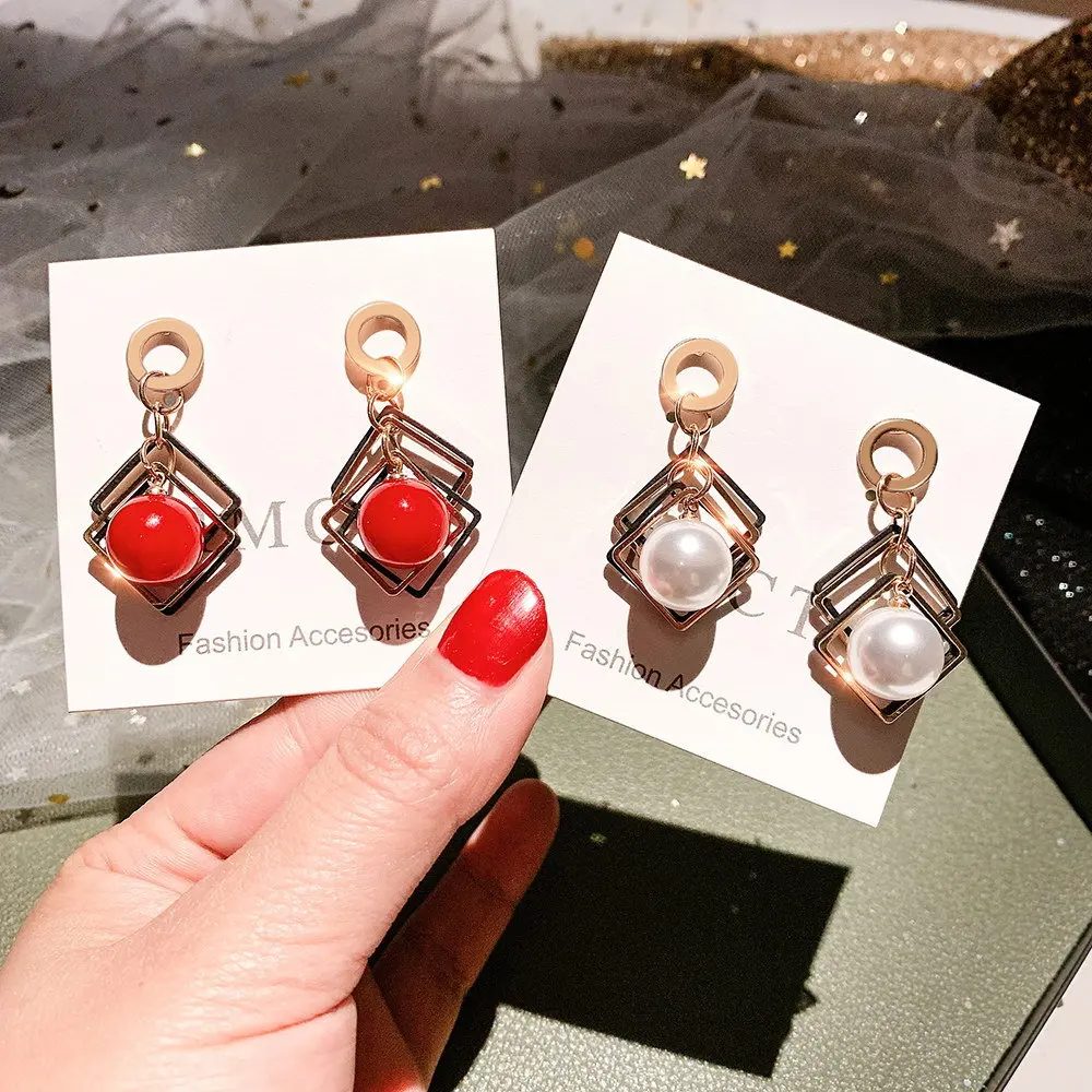 

Корейские модные серьги геометрической формы, имитация Красного жемчуга, характерные простые Искусственные серьги