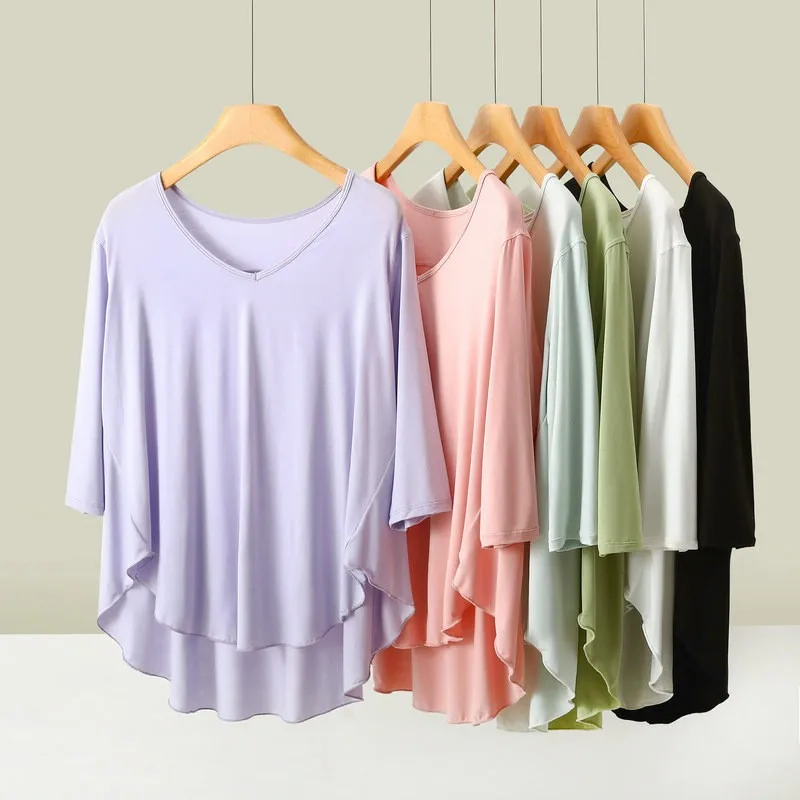 Свободная футболка с V-образным вырезом и рукавом три четверти футболки