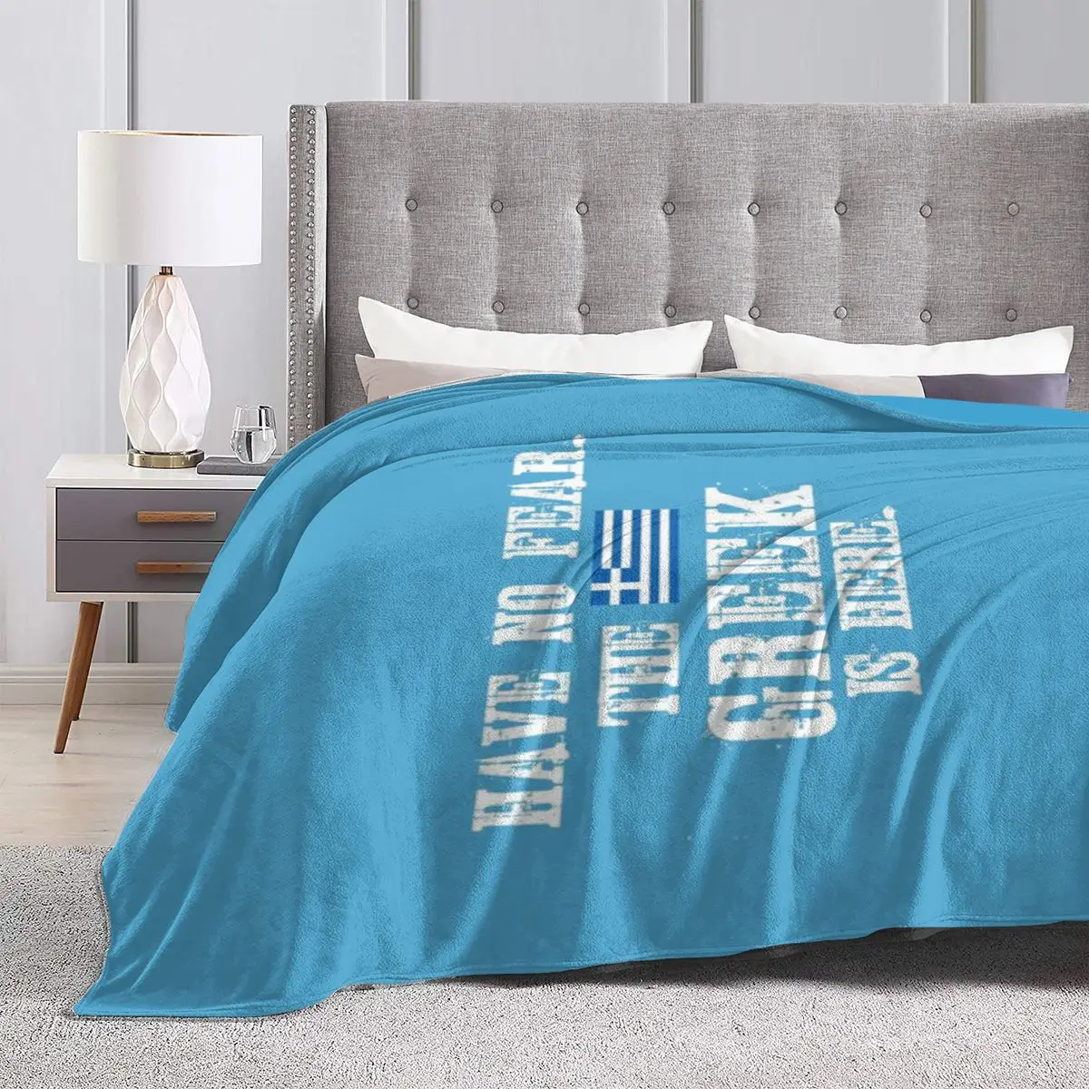 Не бойтесь греческая здесь - флаг Греции. Ультрамягкое одеяло из микрофлиса.