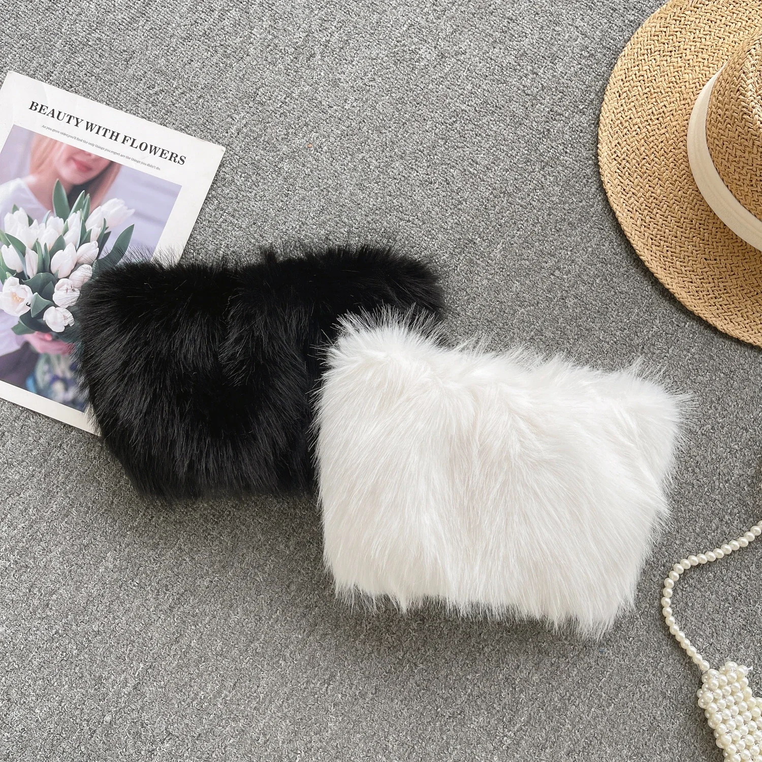 Женский укороченный топ без бретелек с открытыми плечами