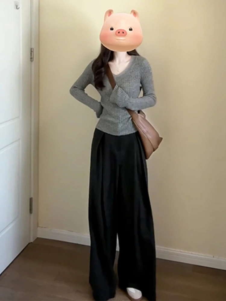 Gray V-neck Knit Sweater Women 2024 New Early Autumn Chic Beautiful Slim fit Long sleeve Top