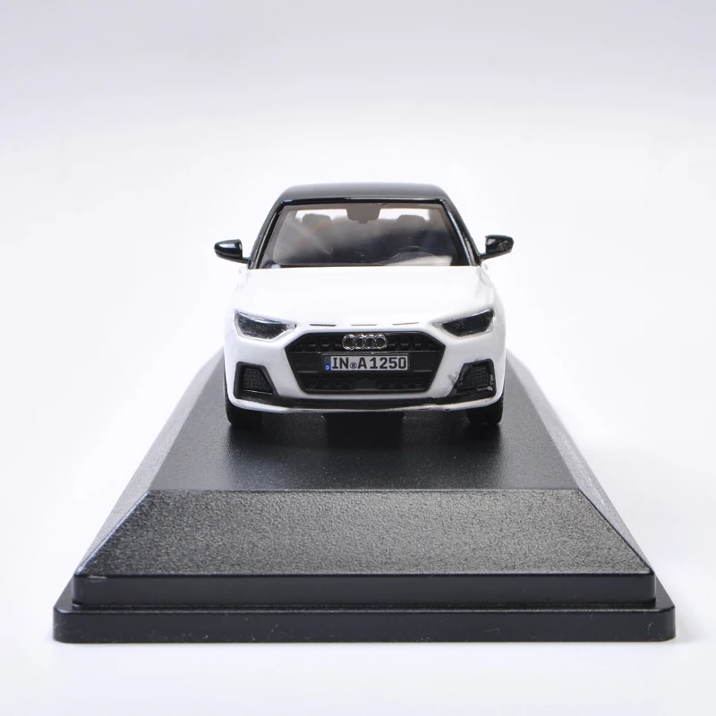1:43 Audi A1 универсал Q5 модель автомобиля из металлического сплава игрушечный