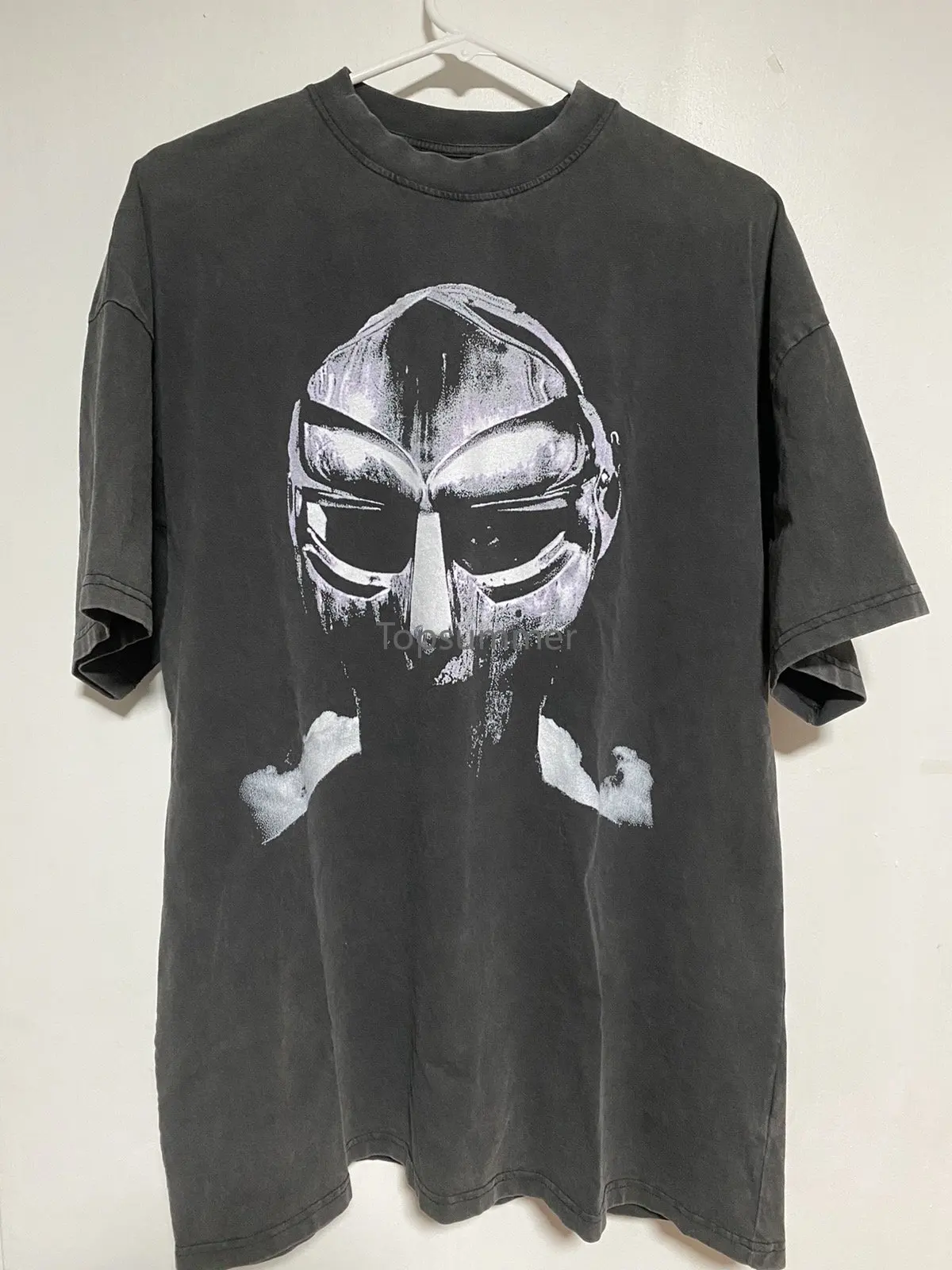 

Мужская винтажная черно-серая футболка оверсайз Mf Doom