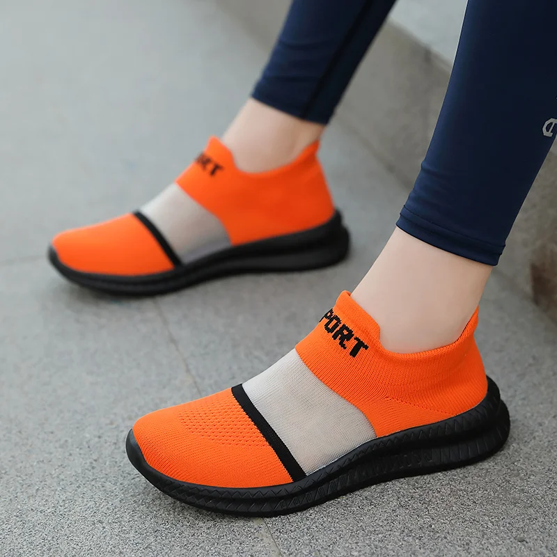 Hot Sale Lightweight Hollow Running Shoes For Men Summer Cheap Breathable Slip-on Men's Sports Shoes Anti-slip Women's Sneakers