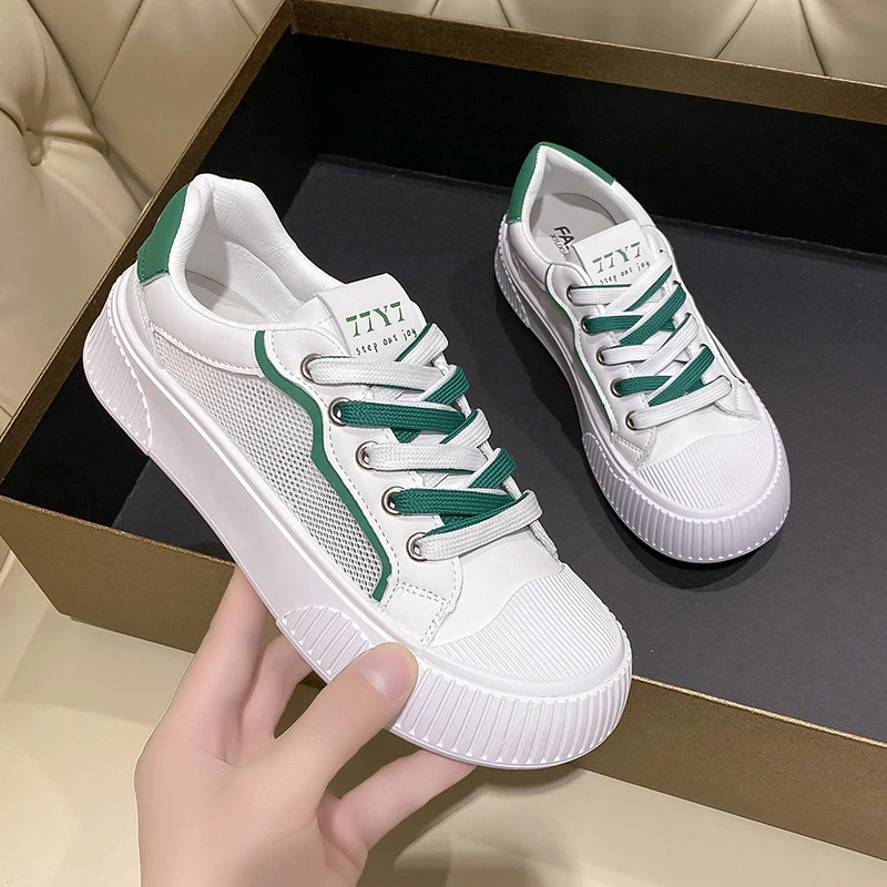 

Женские кроссовки, Новинка лета 2022, женская обувь, модная повседневная сетчатая однотонная Тканевая обувь с резиновой шнуровкой и перекрес...