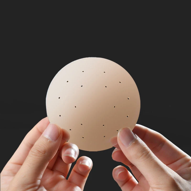 Женский бюстгальтер с чашками пуш-ап и силиконовой лентой