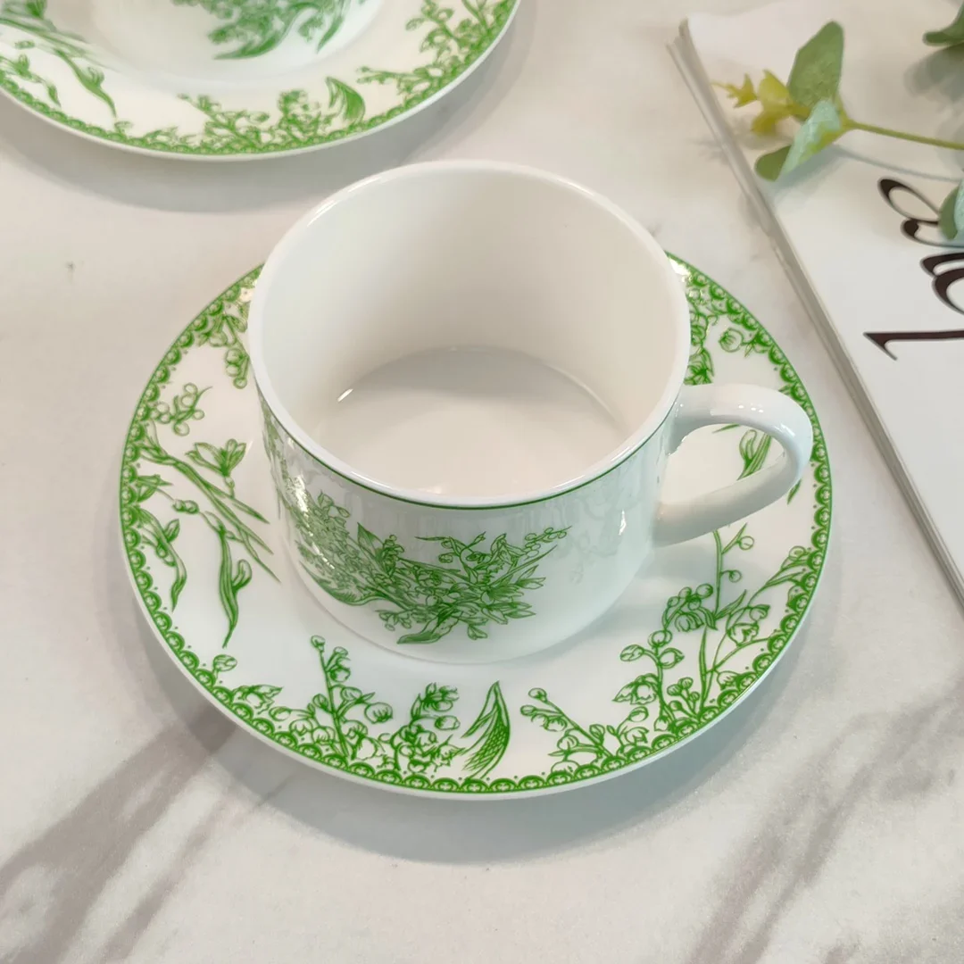 

Набор керамической посуды Green Lily of the Valley