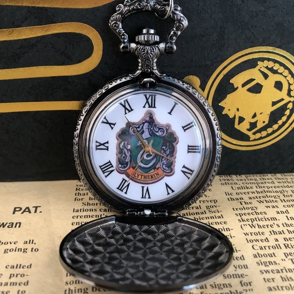 Рисунок 2 - Классические черные тисненые кварцевые