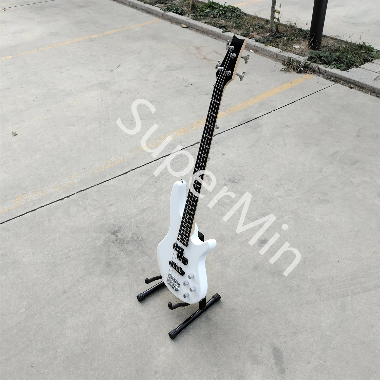 

White body Bass electric guitar 4 string free shipping