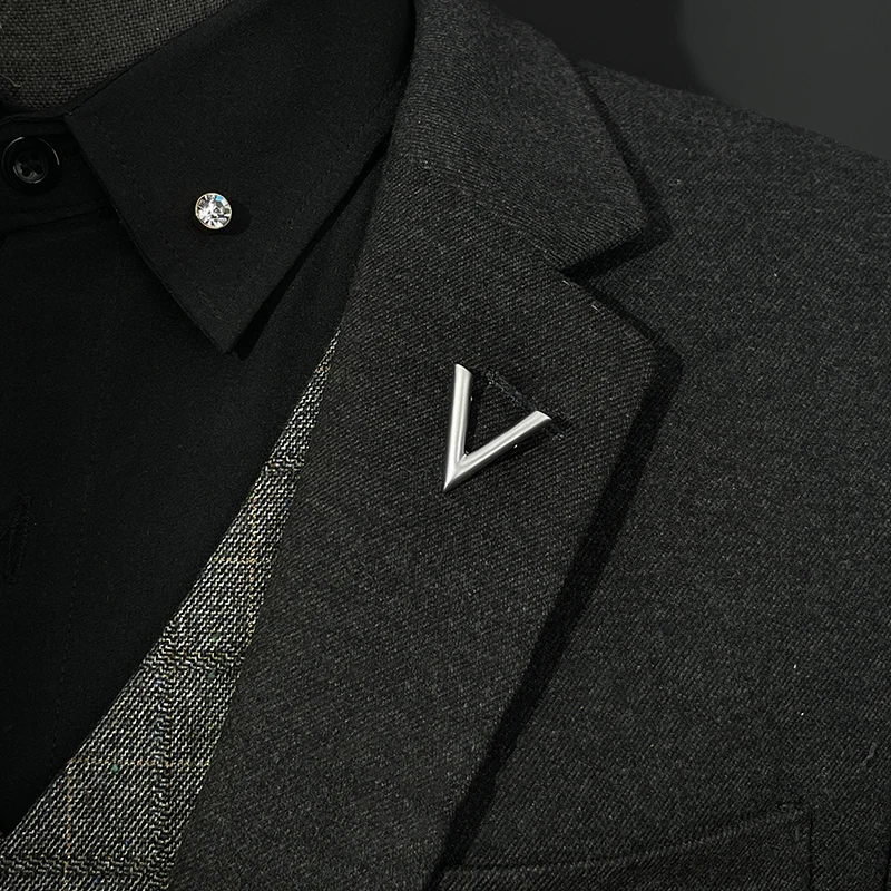 Металлическая брошь ICEYY в виде буквы цвет ассортименте