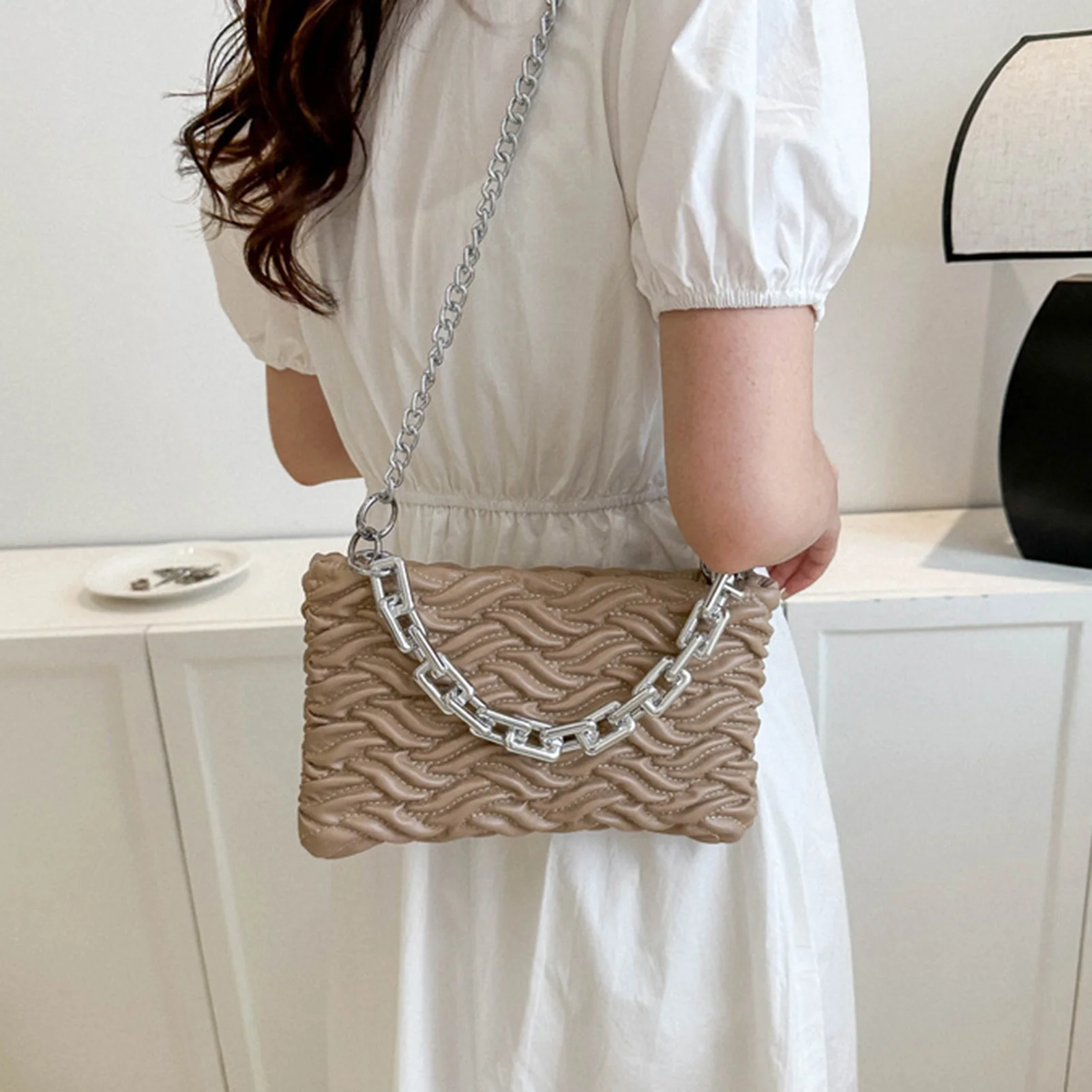 Female PU Leather Handbag Lightweight Zipper Messenger Bag For Commute