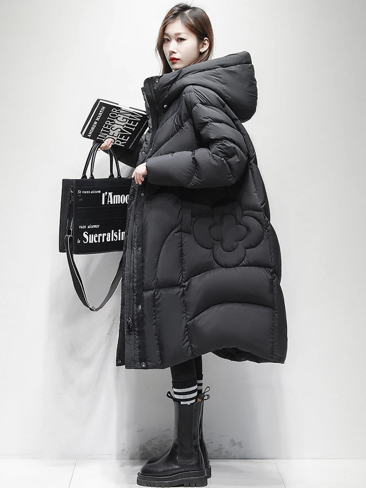 Женская длинная куртка на белом утином пуху с капюшоном