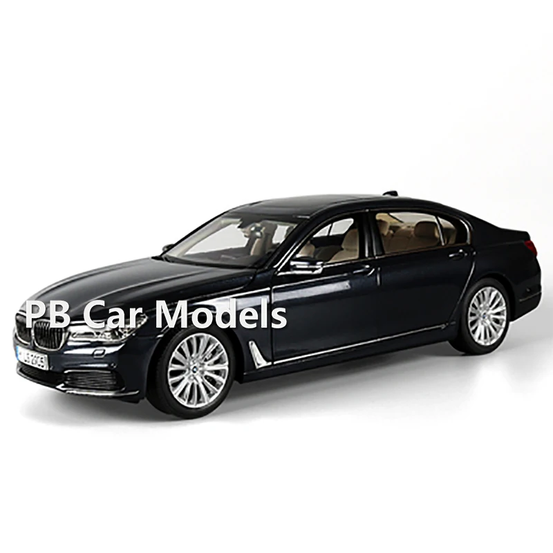 Купить Оригинальная модель автомобиля 1:18 750Li, роскошная модель 7 серии, Коллекционная модель автомобиля из сплава, игрушки для мальчиков Продажа Оригинальная модель автомобиля 1:18 750Li, роскошная модель 7 серии, Коллекционная модель автомобиля из сплава, игрушки для мальчиков
