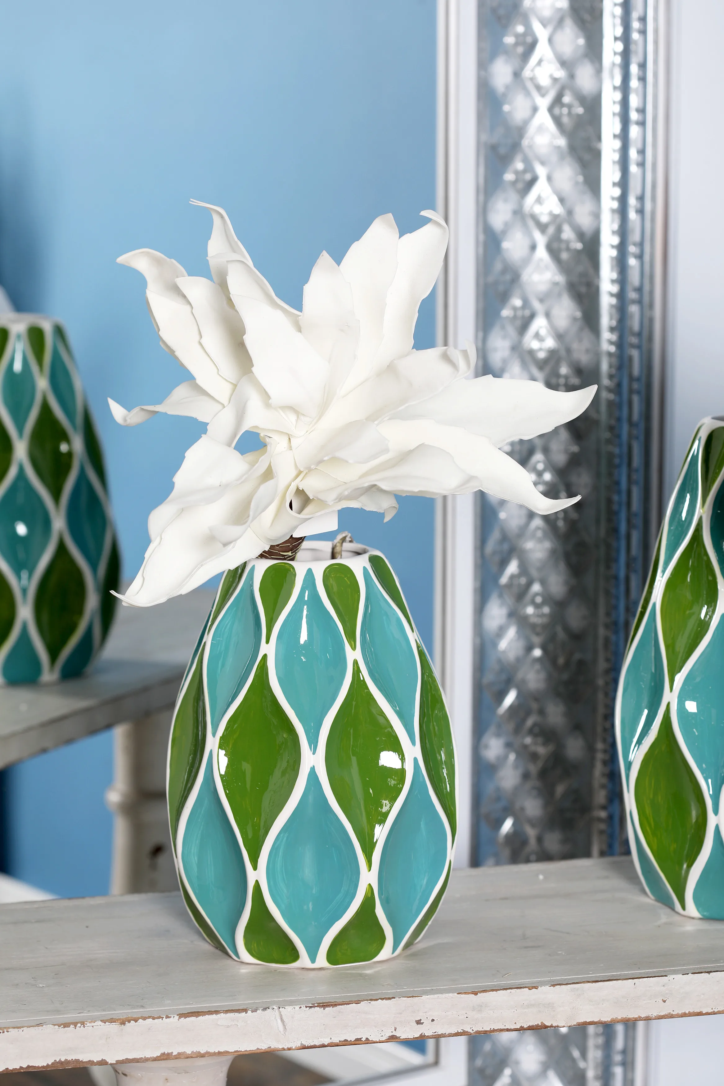 

Modern 16 x 9 inch ceramic stout bud vase
