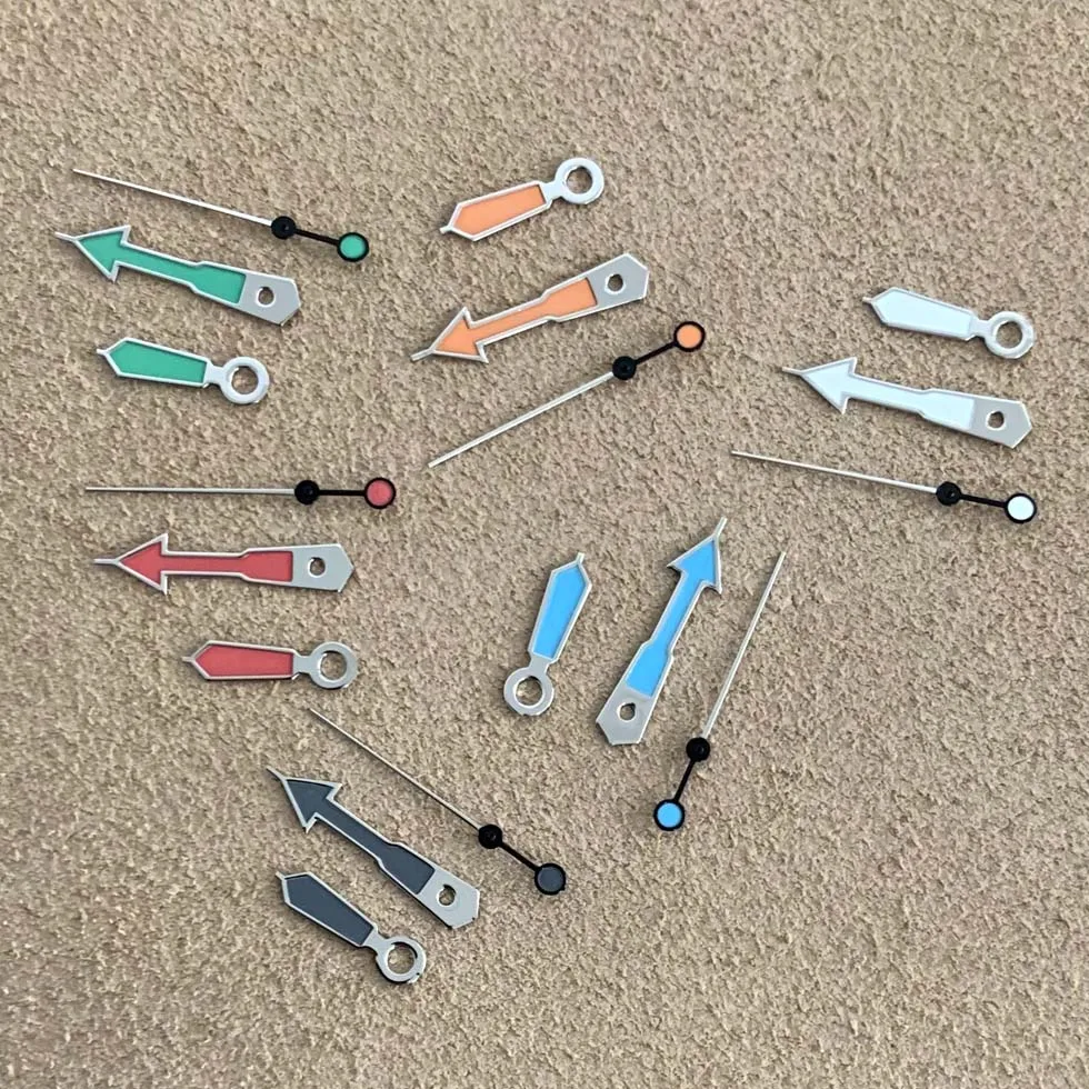 

Новые часы с серебристыми краями, белая стрелка, зеленая стрелка, искусственная кожа NH35/36/4R/7S, автоматическое движение