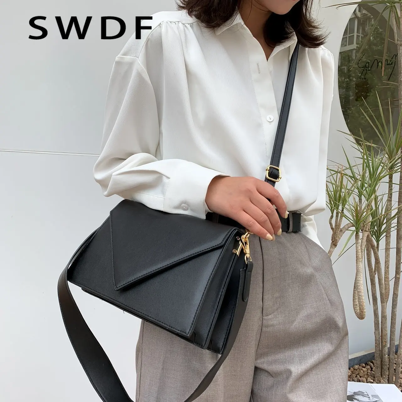 

SWDF новые сумки через плечо из искусственной кожи для женщин 2023 роскошные сумки женские дизайнерские простые однотонные дорожные сумки чере...