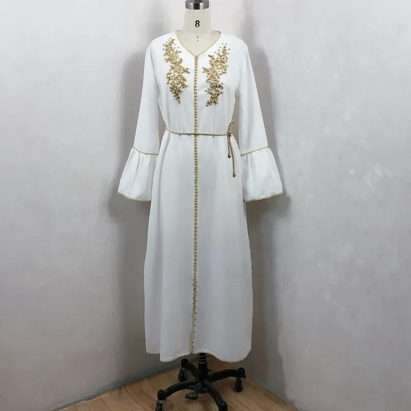 Женское платье с длинным рукавом длинное белое красное черное в мусульманском