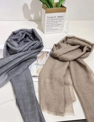 Кашемировая мерцающая шаль  Vogue Studio