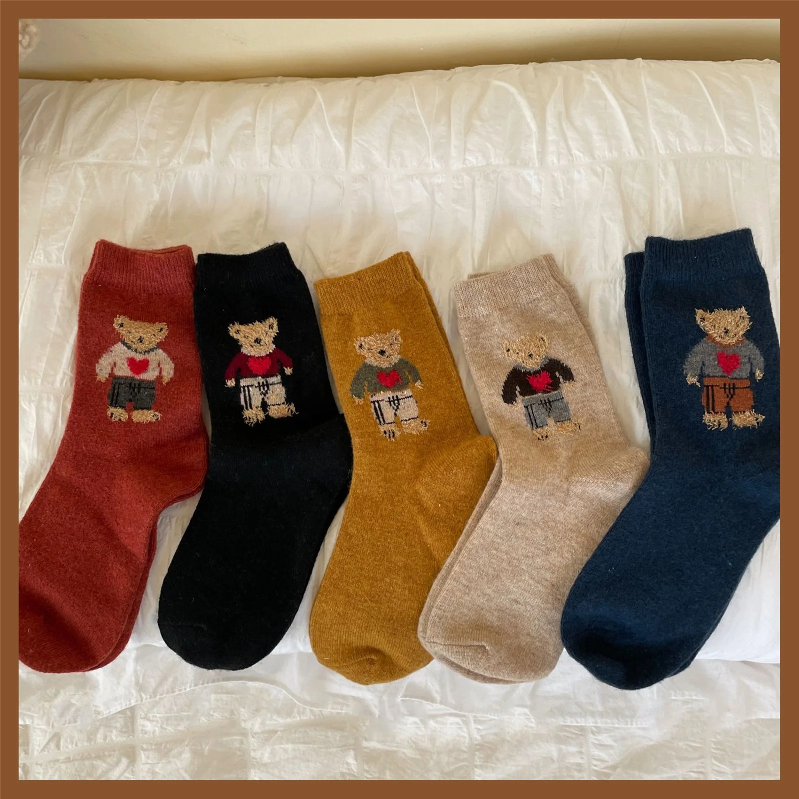 

60% шерсть толстые зимние милые коричневые медвежонки жаккардовые теплые женские носки с сердцами