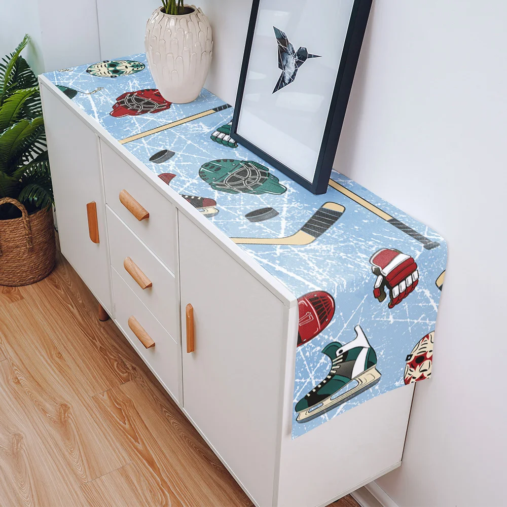 Шапка в виде хоккейного шарика стиле ретро декор для журнального столика