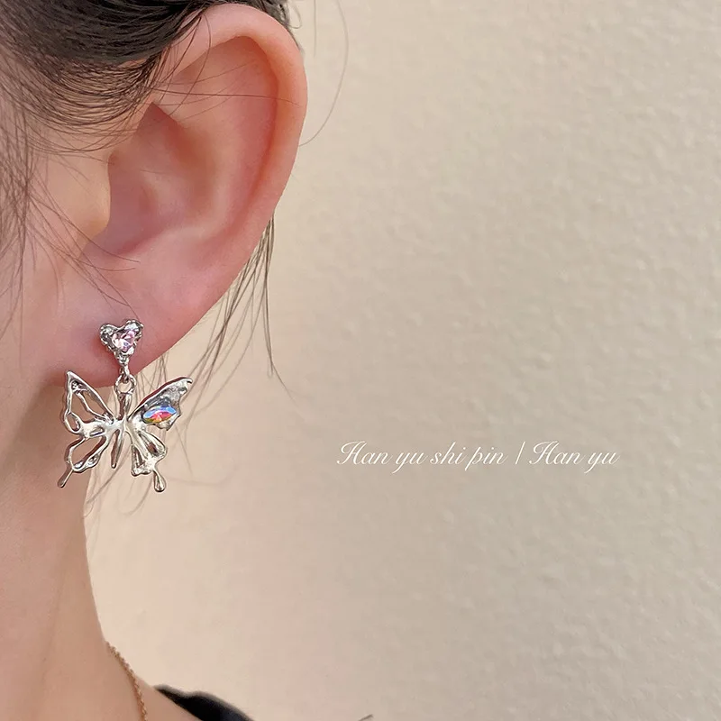 

Korean Trendy Shiny Zircon Heart Butterfly Pendant Earrings for Women 2023 Summer Fashion Simple Metal Ear Studs Jewelry Gifts