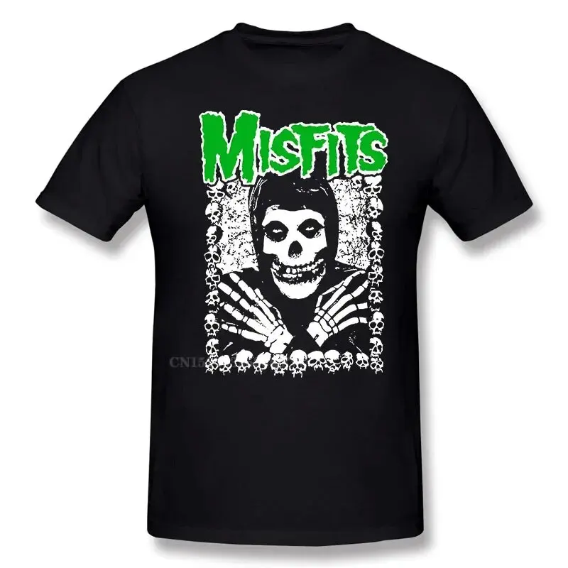 

Футболка с надписью «The Misfits I Want Your Skulls»