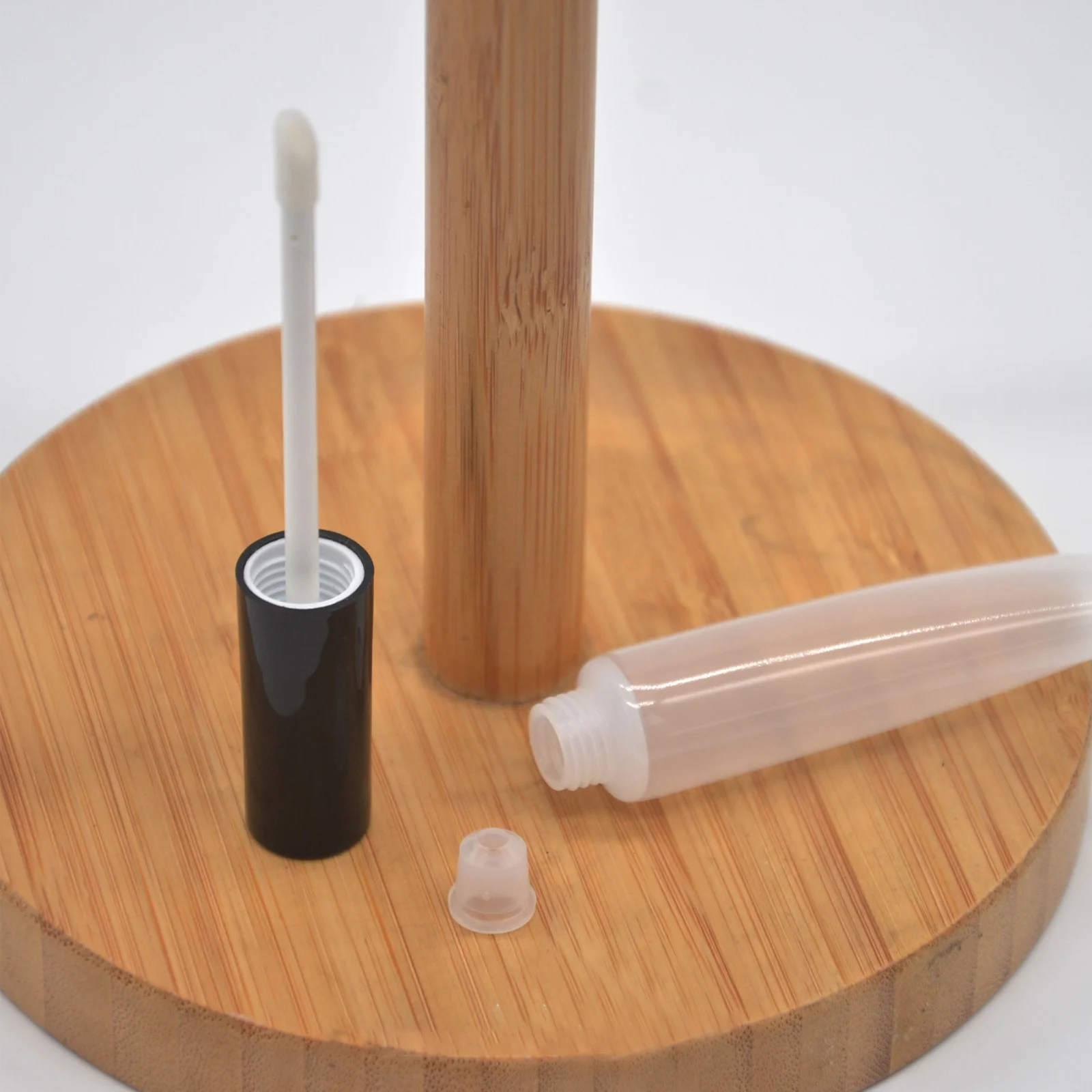 

2pcs 15ml Lip Gloss Tubes With Brush Head Lipstick Packaging Tube Clear Cosmetic Packaging Cosmetics Empty Cans Wholesale