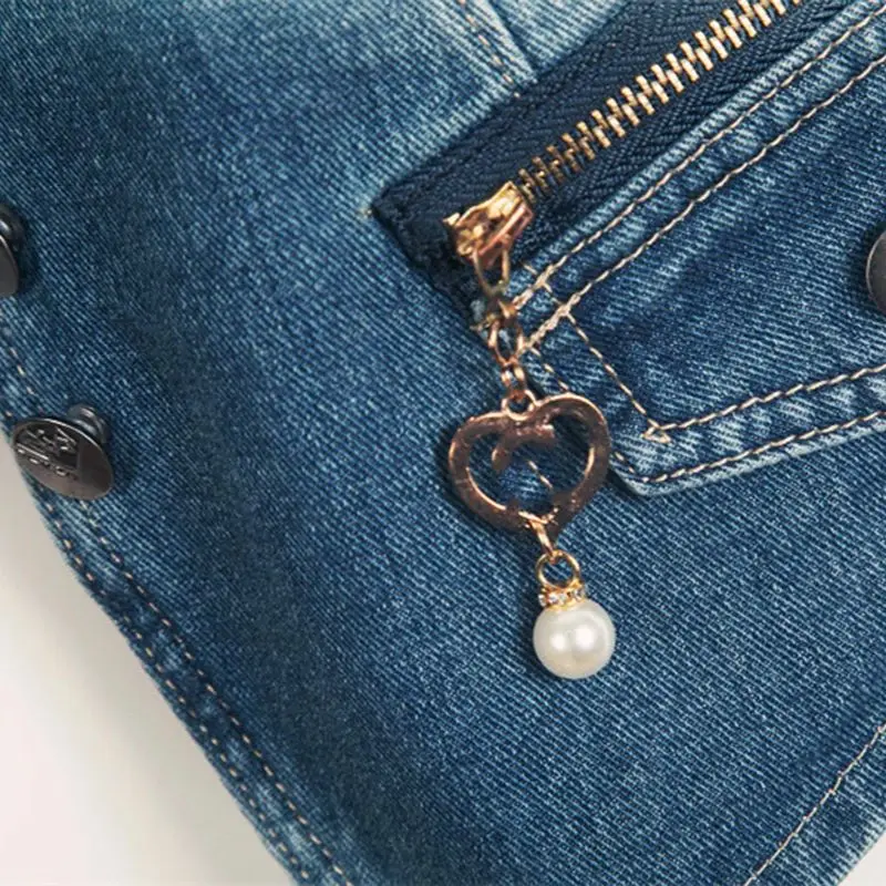 Женский джинсовый жилет