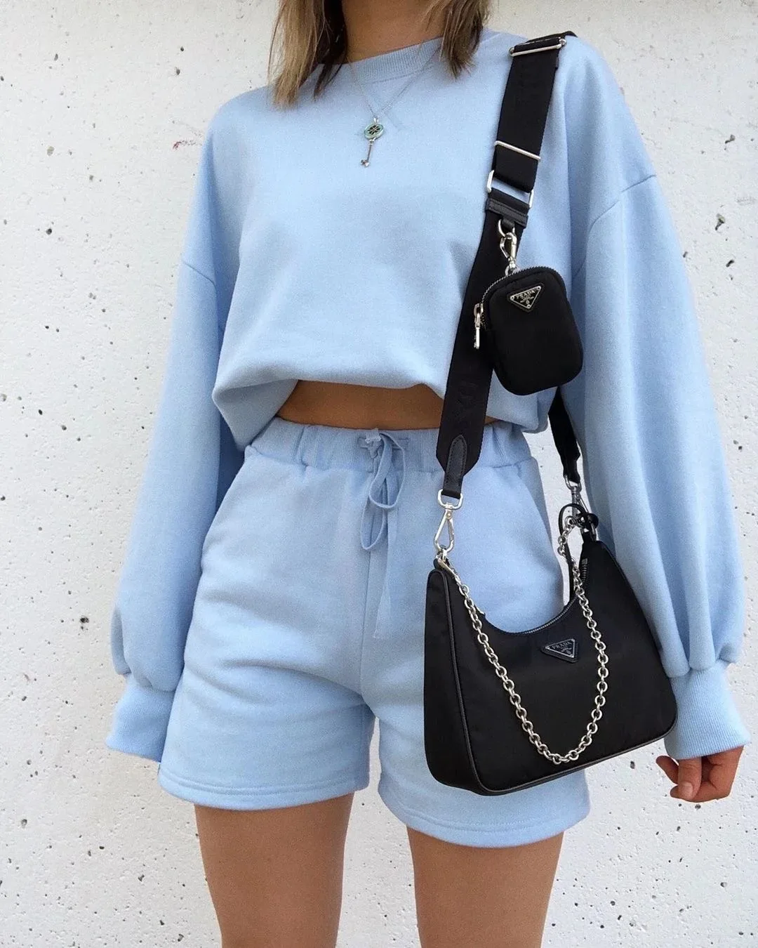 

Весенние женские спортивные костюмы, пуловер с круглым вырезом и длинным рукавом, свитшот + эластичные шорты на шнуровке, модная свободная п...