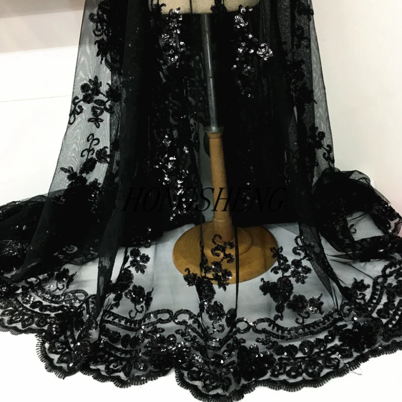 Блестящая ткань с блестками черного яркого красного шампанского золотого