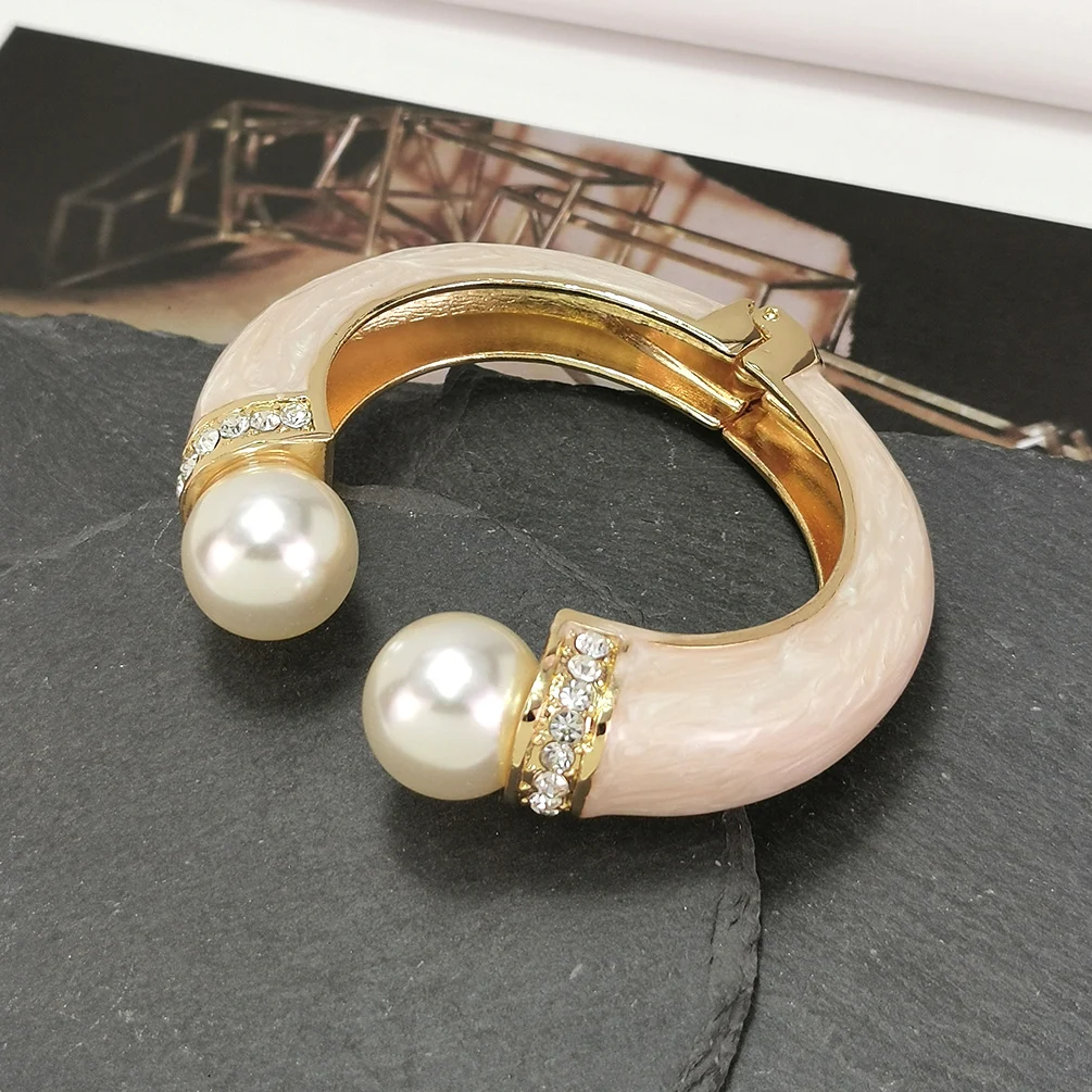 

Imitation Pearl Cuff Bracelets Women Luxury Charm Oil-spot Glaze Statement Bangles Gold Color Alloy Jewelry Accessories 2022