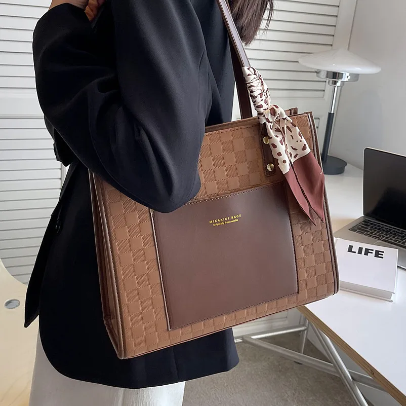 Big Women'S Handle Shoulder Bag 2023 New Net Celebrity Tote Bag Women'S Large-Capacity Work Commuter Bag Texture Shoulder Bag