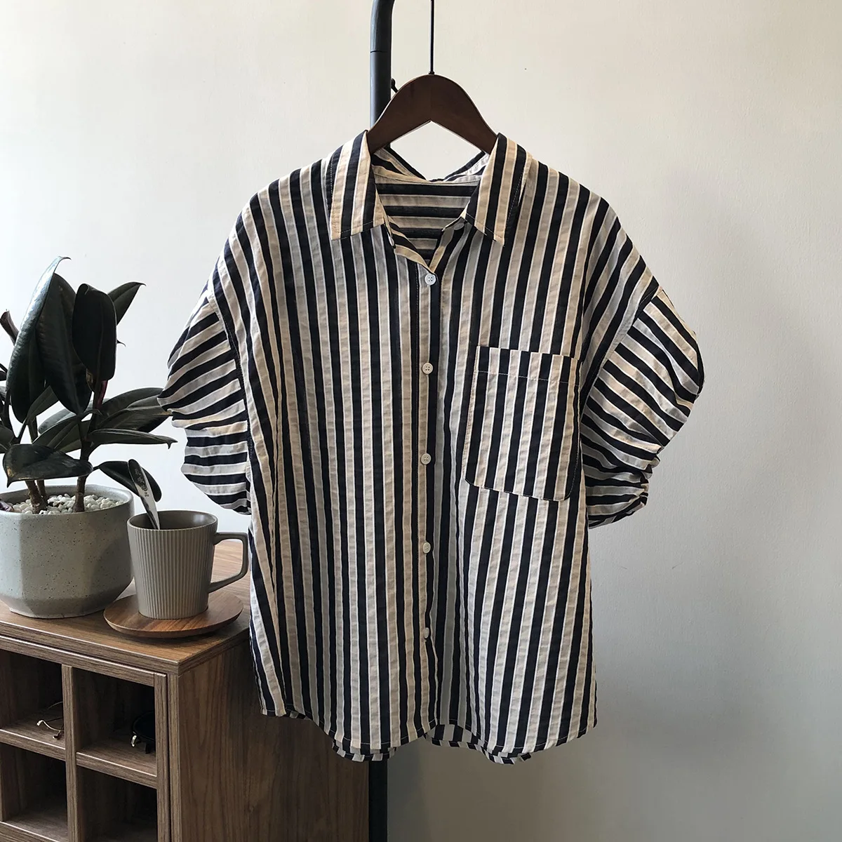 

SuperAen Striped Shirt 2022 Summer New Short Sleeve Turn Down Collar Loose Retro Women's Top