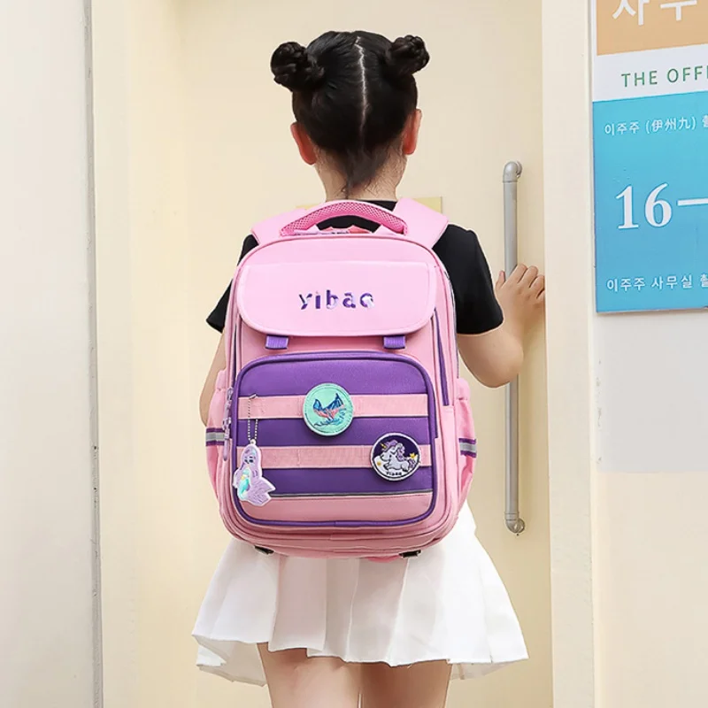 Children Students Large Capacity Backpacks with Unicorn Astronaut Badge New Primary Girls Boys Fashion Simple Schoolbags Hot