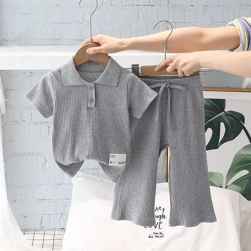 

2023 New Girls' Clothing Set Children's Short Sleeve Polo Shirt Wide Leg Pants 2-Piece Baby Casual Wear Fashion Pit Stripe Set
