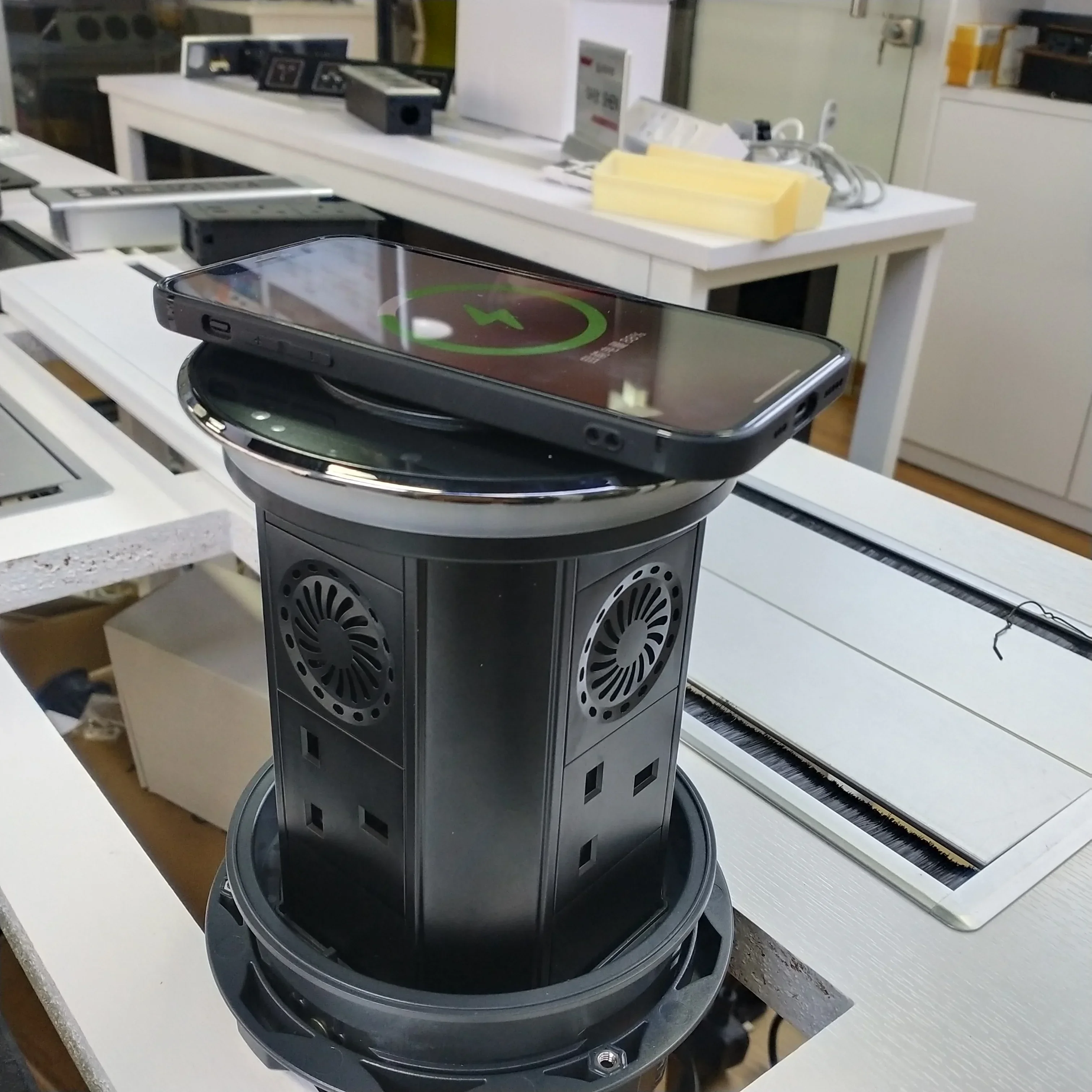 CE IP65 Wi-Fi умная британская вилка Электрическая подъемная моторизованная