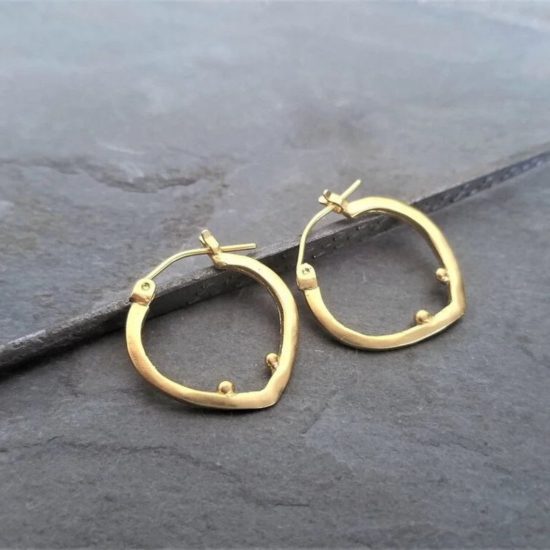 

Fashion Minimalist Irregular Heart Shape Hoop Earrings for Women Simple Gold Color Metal Hollow Drop Earrings Jewelry