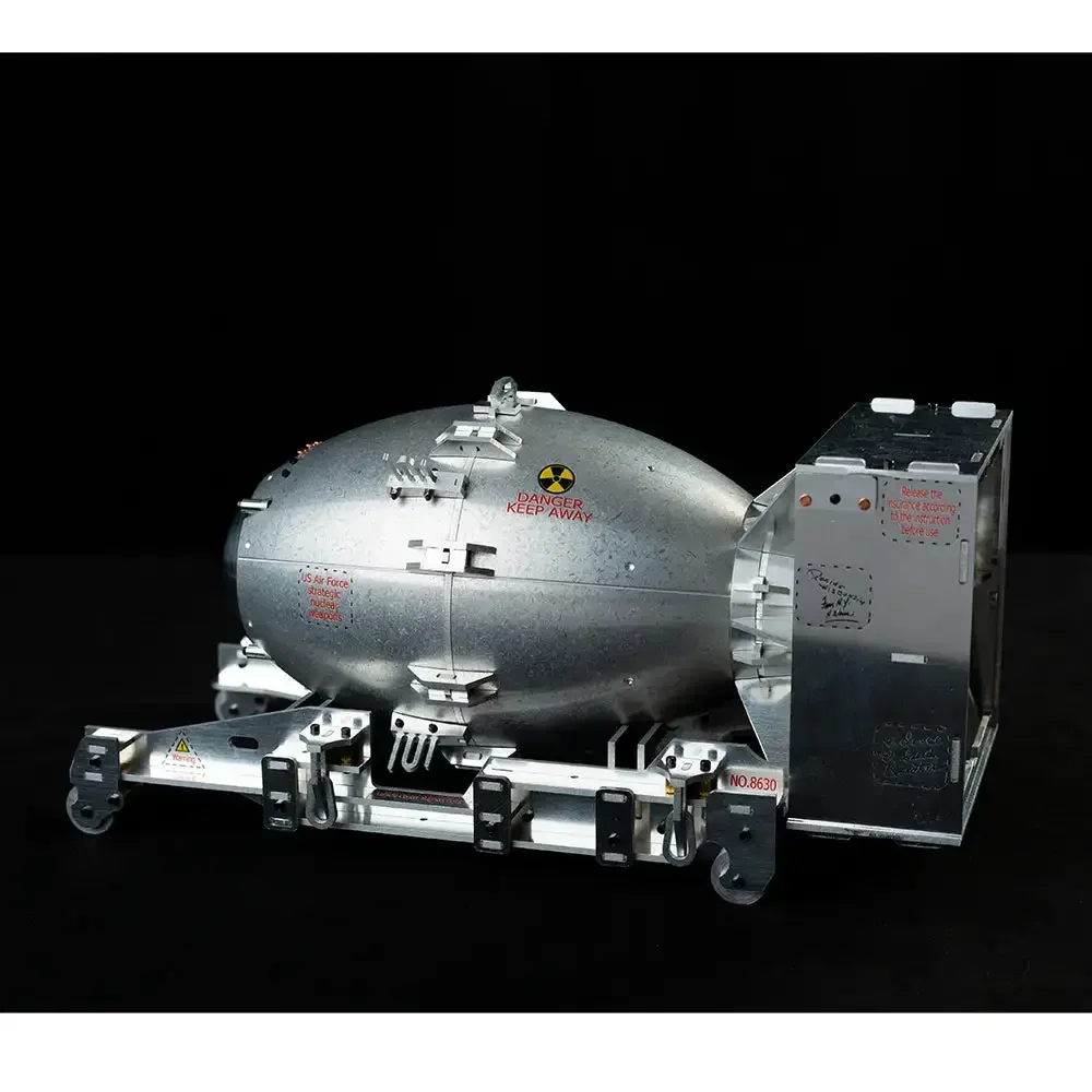 Масштаб 1/12 цельнометаллическая модель сборки исторической бомбы времен Второй
