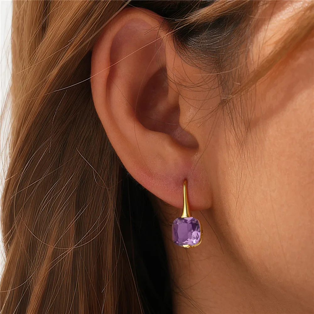 

Женские серьги из серебра 925 пробы с фианитами