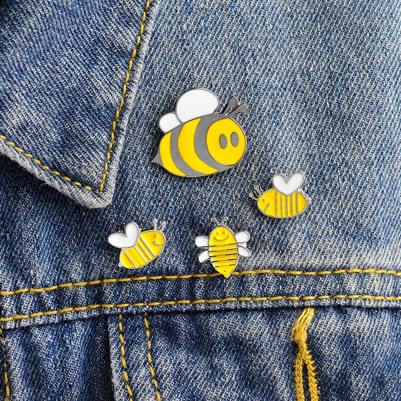 

Little Bee Cartoon Pins Fashion Dripping Oil Female Backpack Clothing Accessories Alloy Enamel Lapel Pins Brooches Badge